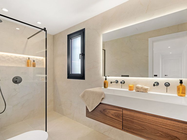 Town House for Sale in The Golden Mile, Malaga 10