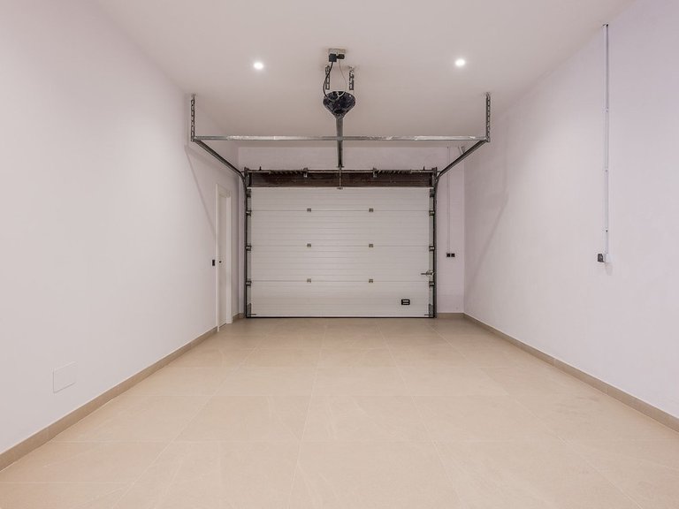 Town House for Sale in The Golden Mile, Malaga 14