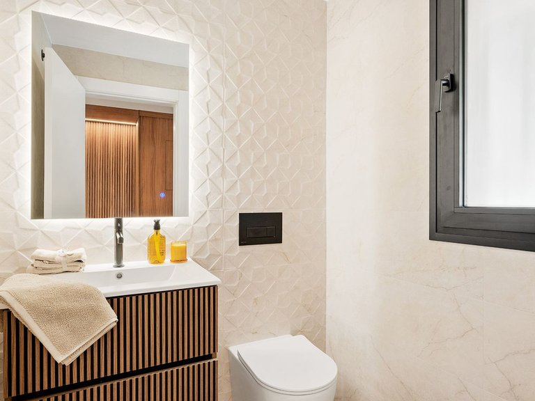 Town House for Sale in The Golden Mile, Malaga 4