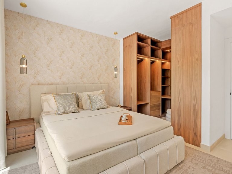 Town House for Sale in The Golden Mile, Malaga 5