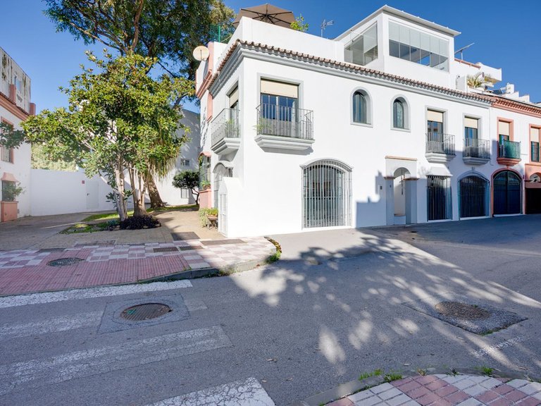 Apartment for Sale in Costa del Sol, Cancelada, Malaga 1