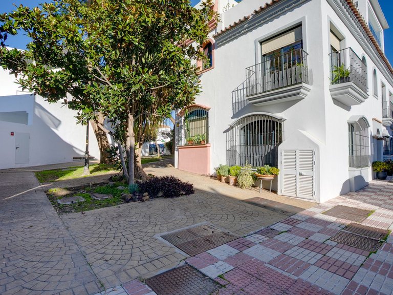 Apartment for Sale in Costa del Sol, Cancelada, Malaga 19