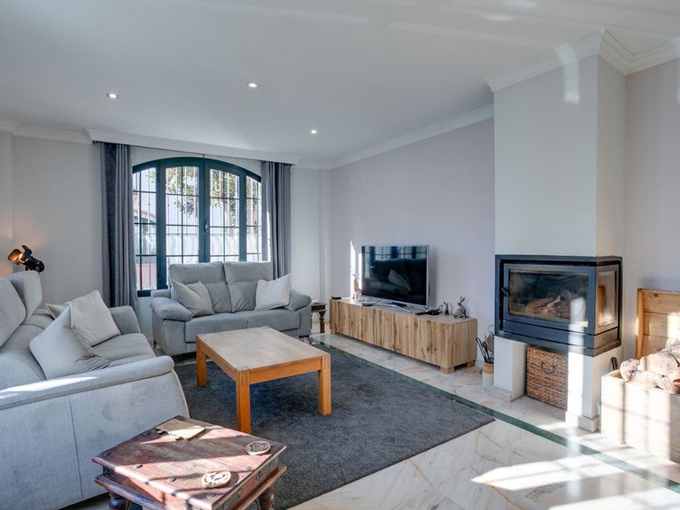 Apartment for Sale in Costa del Sol, Cancelada, Malaga 2