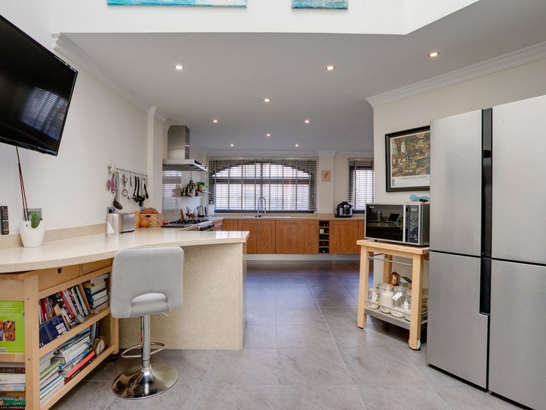 Apartment for Sale in Costa del Sol, Cancelada, Malaga 4