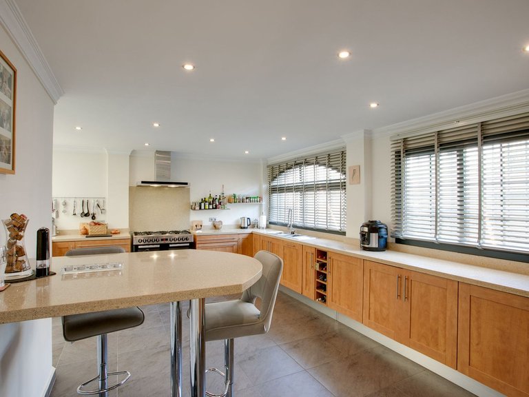 Apartment for Sale in Costa del Sol, Cancelada, Malaga 5