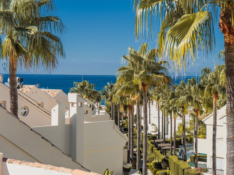 Town House for Sale in El Rosario, Malaga 1