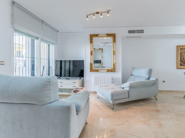 Town House for Sale in El Rosario, Malaga 10