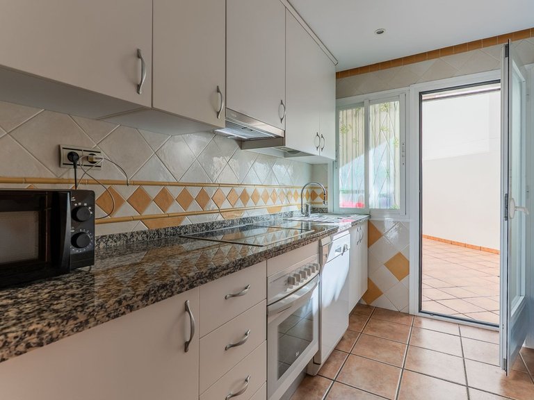 Town House for Sale in El Rosario, Malaga 12