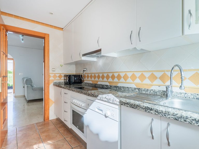 Town House for Sale in El Rosario, Malaga 13