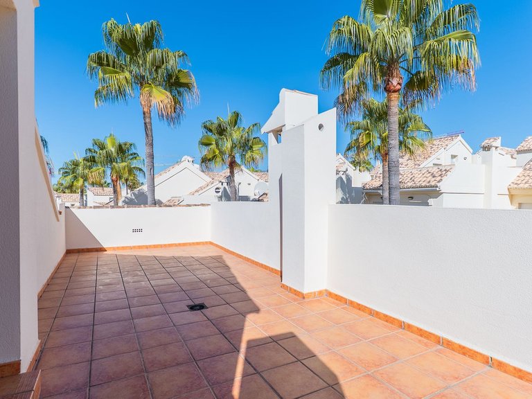 Town House for Sale in El Rosario, Malaga 27