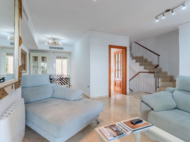 Town House for Sale in El Rosario, Malaga 5