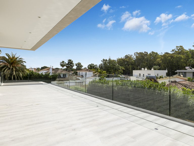 Villa for Sale in Marbella, Malaga 24