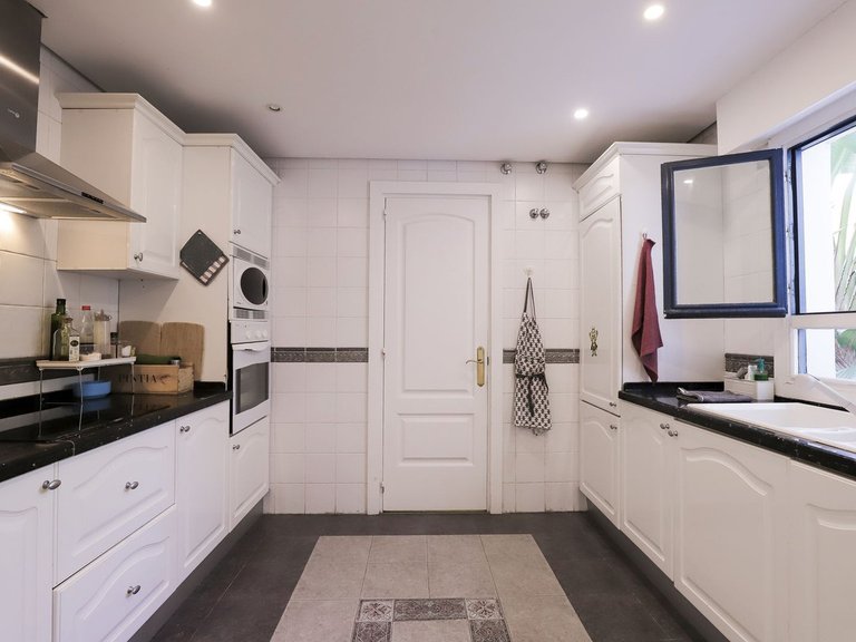 Apartment for Sale in Puerto De Cabopino, Malaga 11