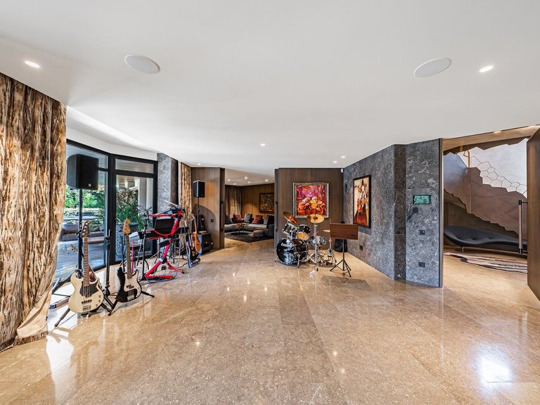 Villa for Sale in Marbella, Malaga 4
