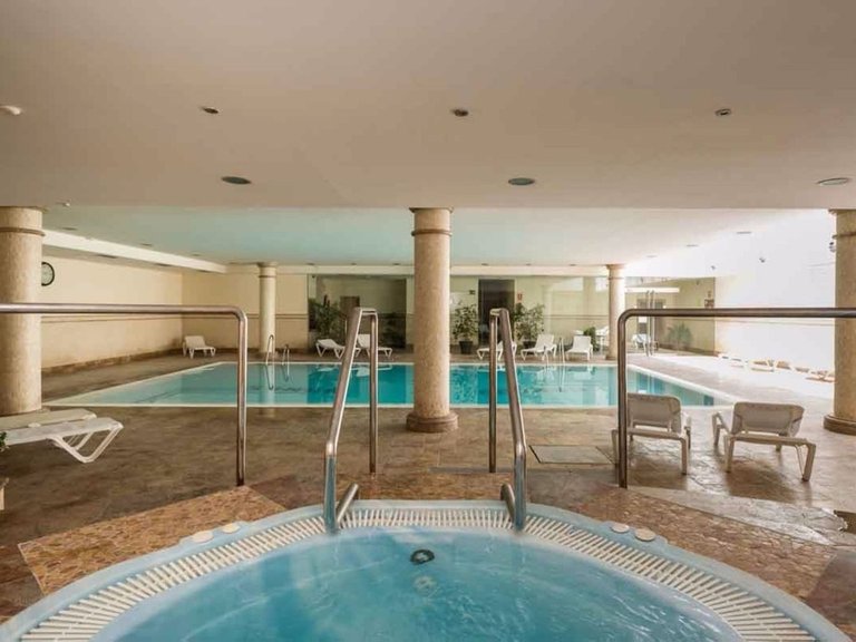 Apartment for Sale in Puerto Banús, Malaga 11