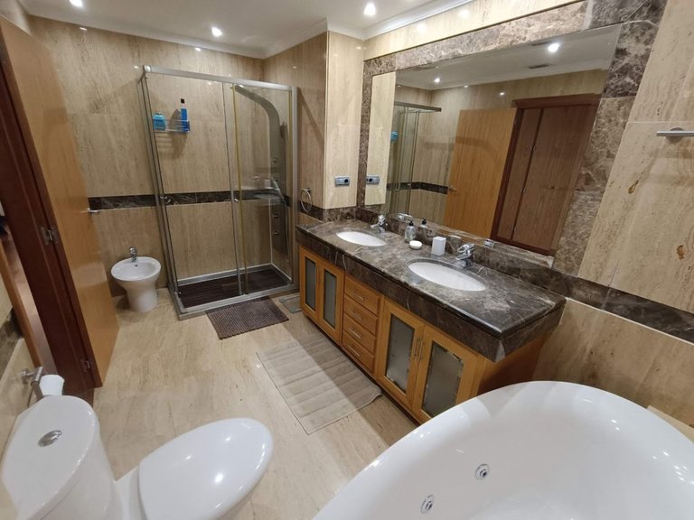 Apartment for Sale in Puerto Banús, Malaga 6