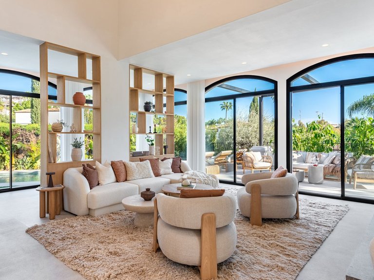 Villa for Sale in Nueva Andalucía, Malaga 10