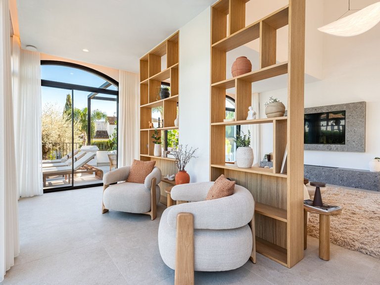 Villa for Sale in Nueva Andalucía, Malaga 12