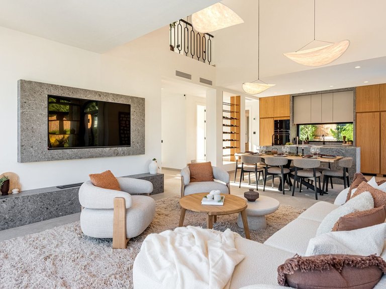 Villa for Sale in Nueva Andalucía, Malaga 14