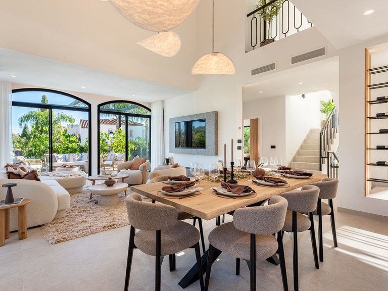 Villa for Sale in Nueva Andalucía, Malaga 19