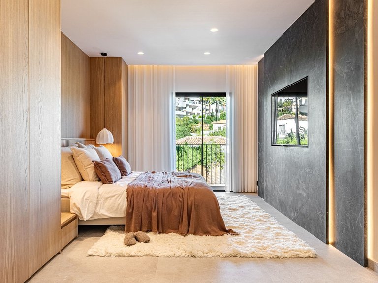 Villa for Sale in Nueva Andalucía, Malaga 22