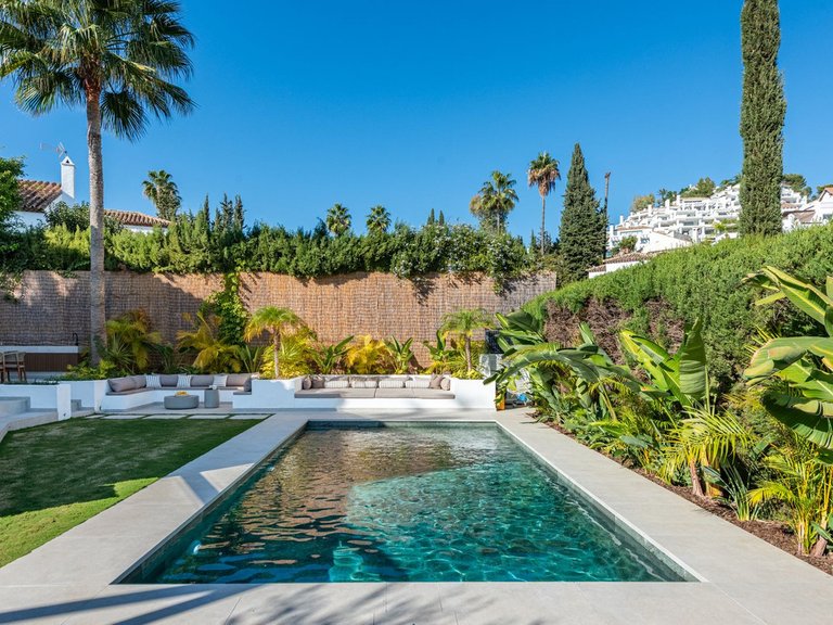 Villa for Sale in Nueva Andalucía, Malaga 3
