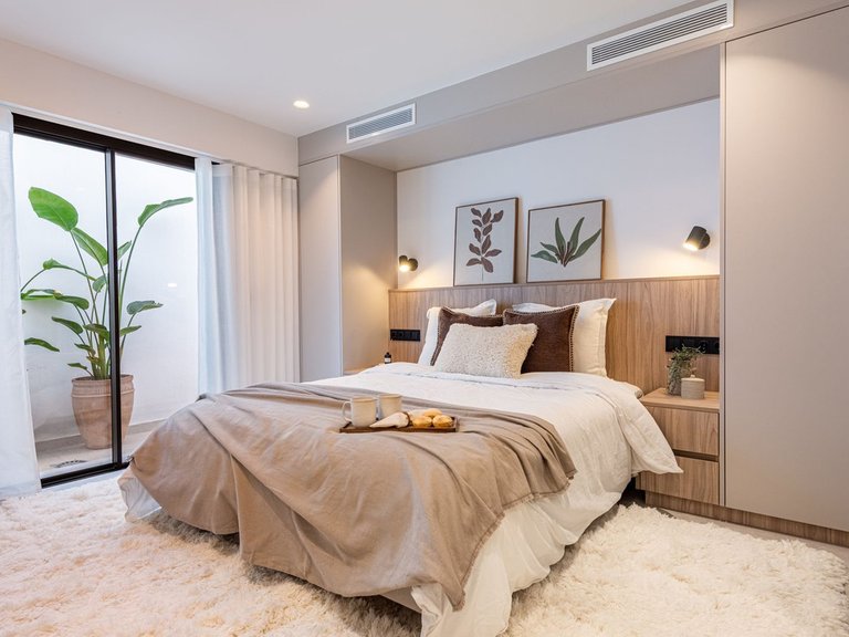 Villa for Sale in Nueva Andalucía, Malaga 32