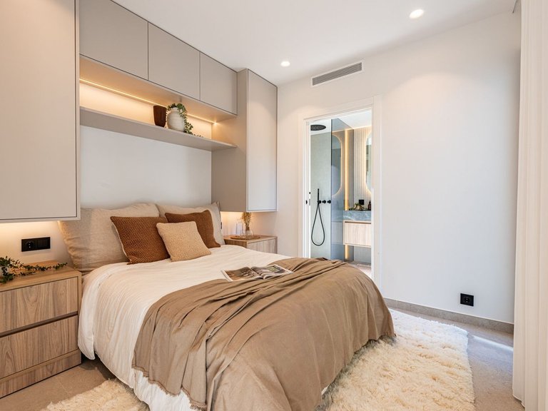 Villa for Sale in Nueva Andalucía, Malaga 35