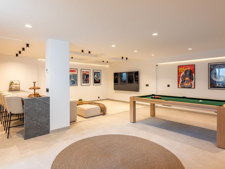 Villa for Sale in Nueva Andalucía, Malaga 38