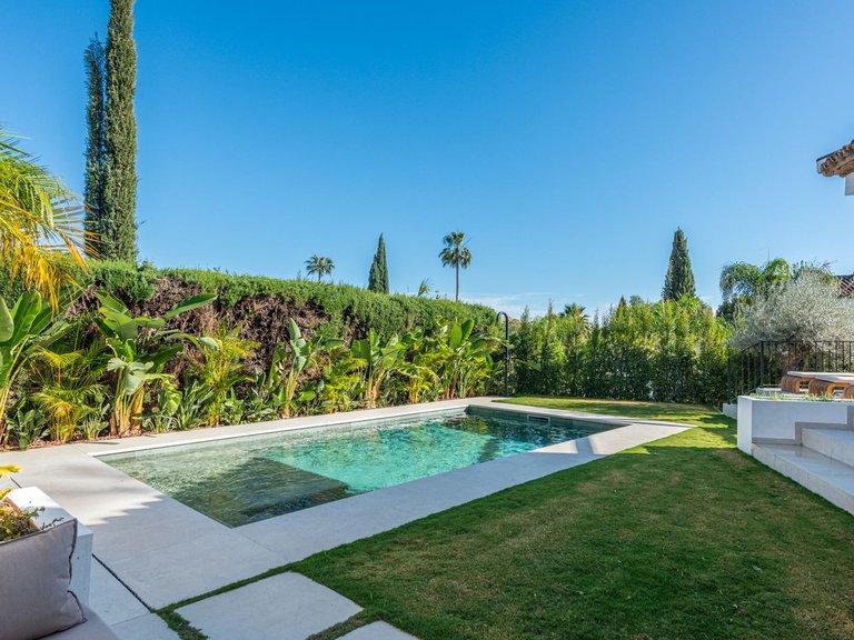 Villa for Sale in Nueva Andalucía, Malaga 4