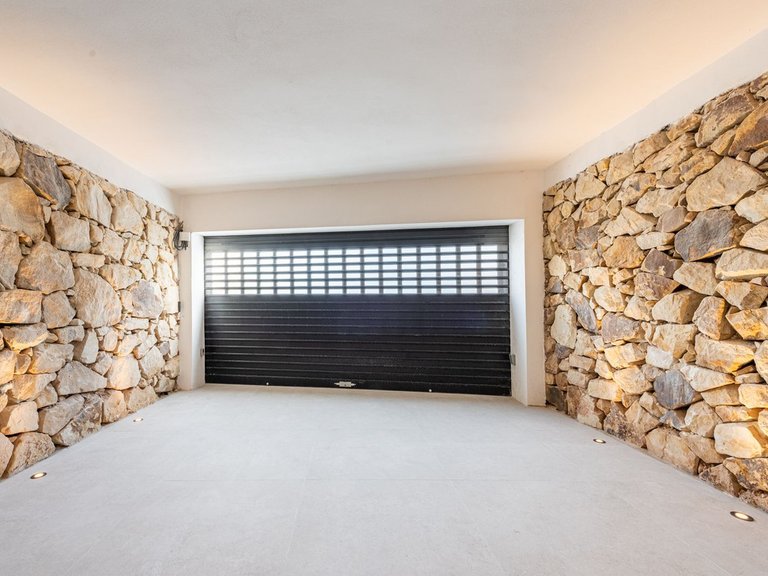 Villa for Sale in Nueva Andalucía, Malaga 41