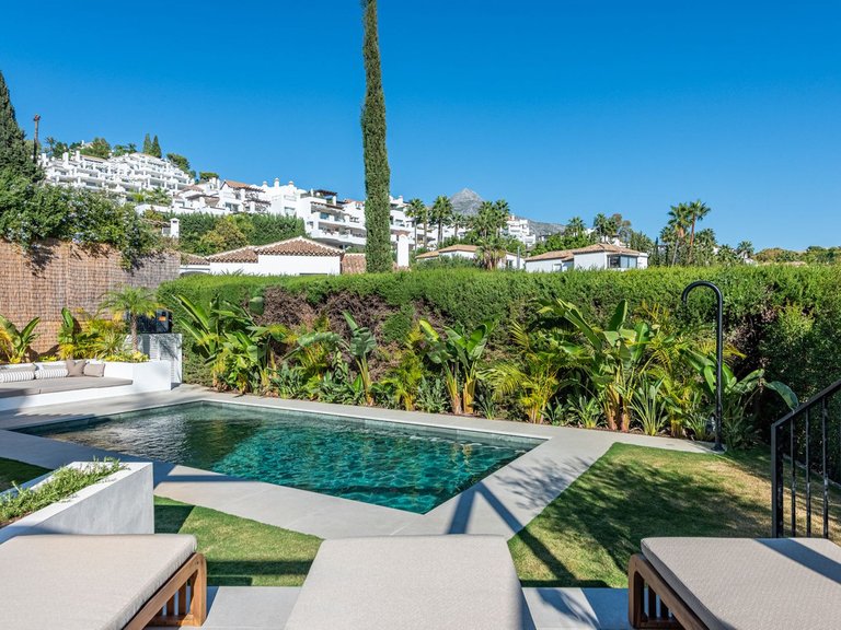 Villa for Sale in Nueva Andalucía, Malaga 46