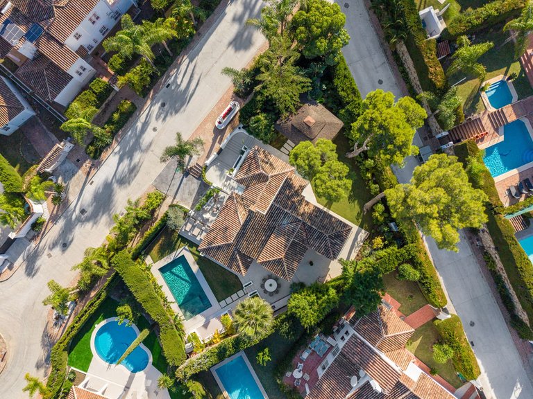 Villa for Sale in Nueva Andalucía, Malaga 48