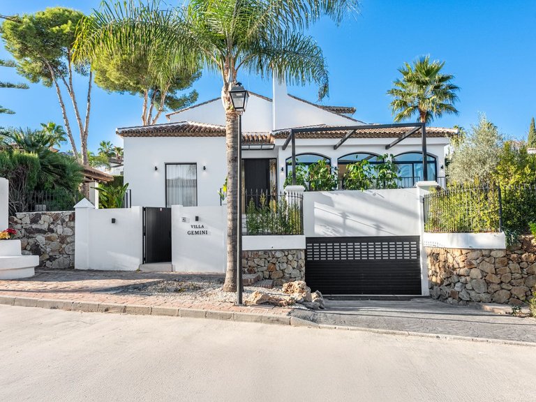 Villa for Sale in Nueva Andalucía, Malaga 51