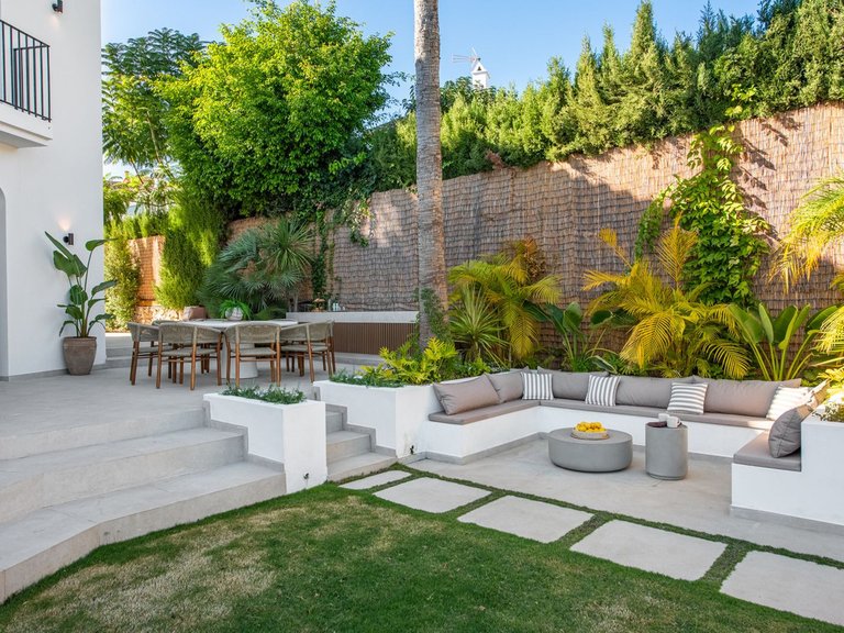 Villa for Sale in Nueva Andalucía, Malaga 6