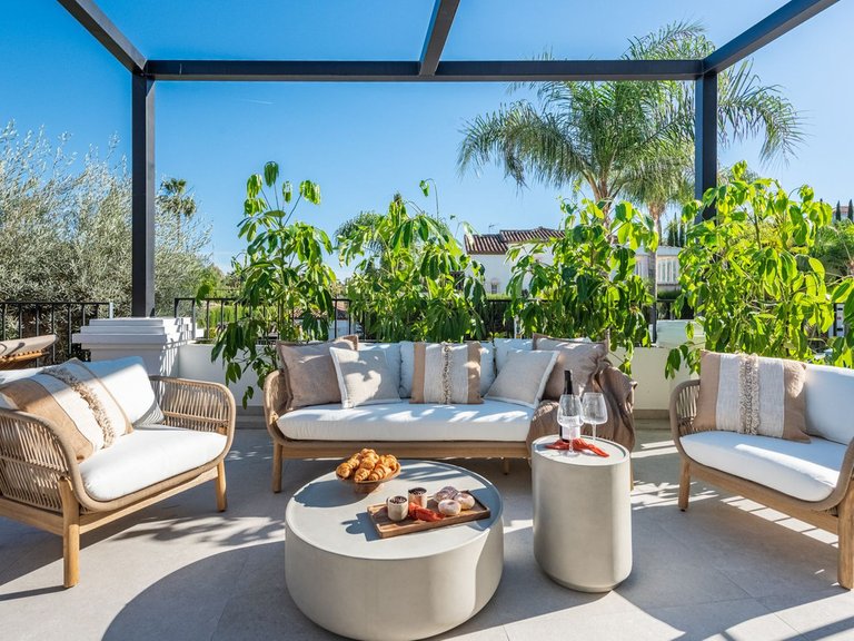 Villa for Sale in Nueva Andalucía, Malaga 9