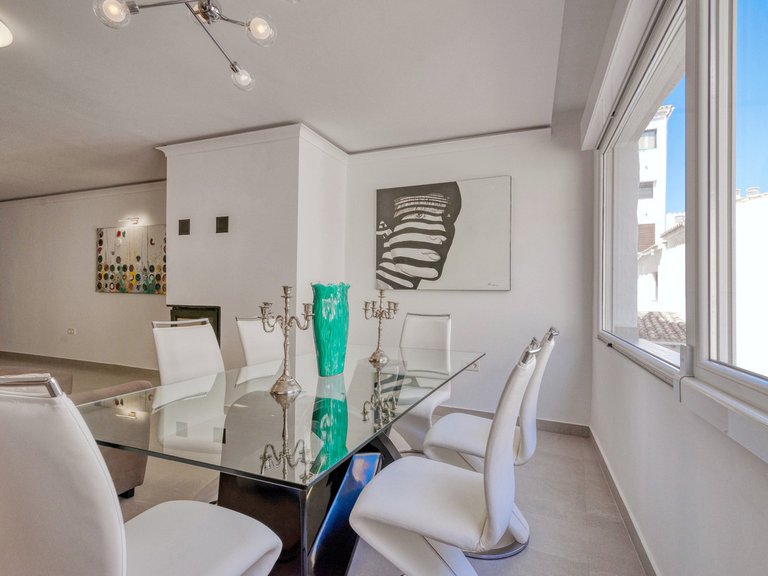 Apartment for Sale in Puerto Banús, Malaga 2