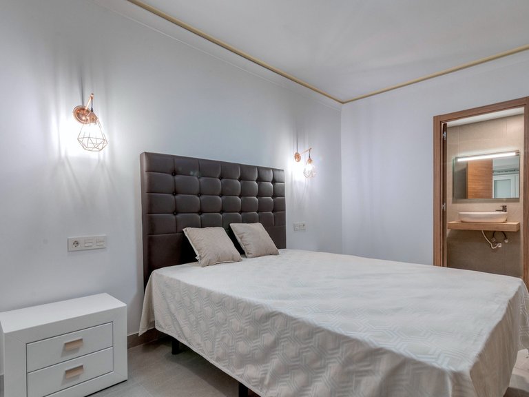 Apartment for Sale in Puerto Banús, Malaga 9