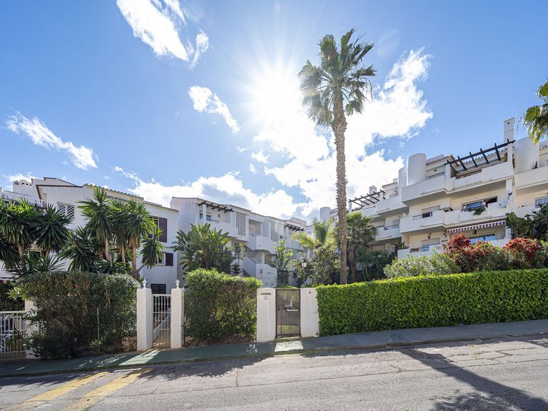 Apartment for Sale in Costa del Sol, Bel Air, Malaga 1