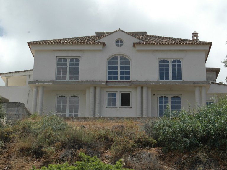 Villa for Sale in Alhaurín El Grande, Malaga 1