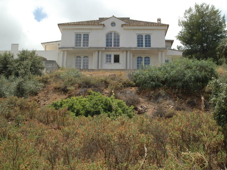 Villa for Sale in Alhaurín El Grande, Malaga 2