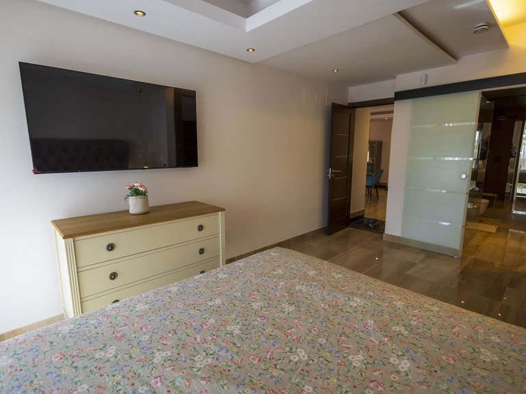 Penthouse for Sale in Estepona, Malaga 17