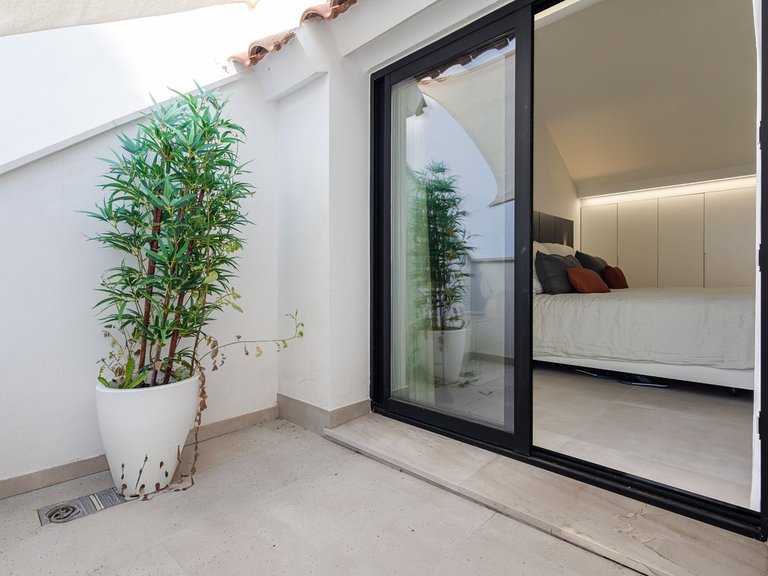 Penthouse for Sale in Marbella, Malaga 18