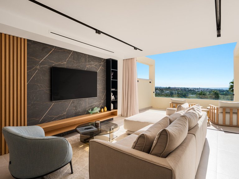 Apartment for Sale in Nueva Andalucía, Malaga 1