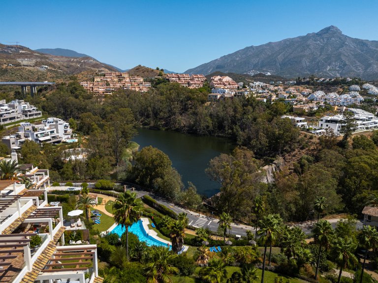 Apartment for Sale in Nueva Andalucía, Malaga 24