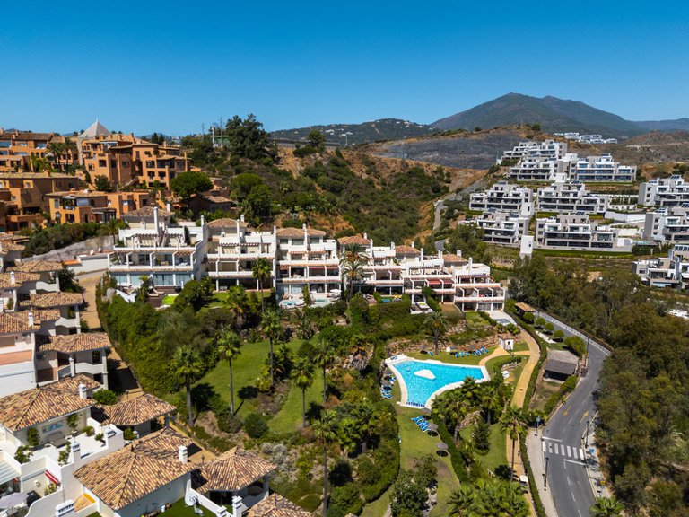 Apartment for Sale in Nueva Andalucía, Malaga 27