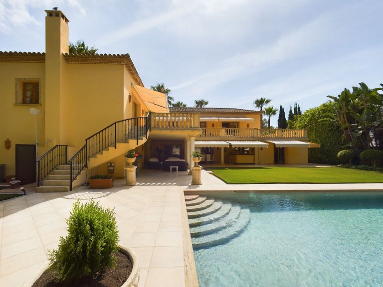 Villa for  in Nueva Andalucía, Malaga 1