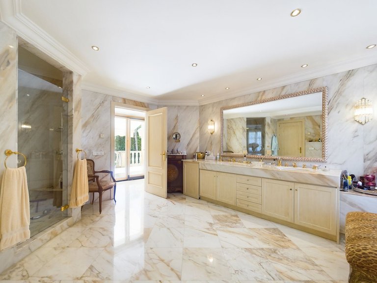 Villa for  in Nueva Andalucía, Malaga 24