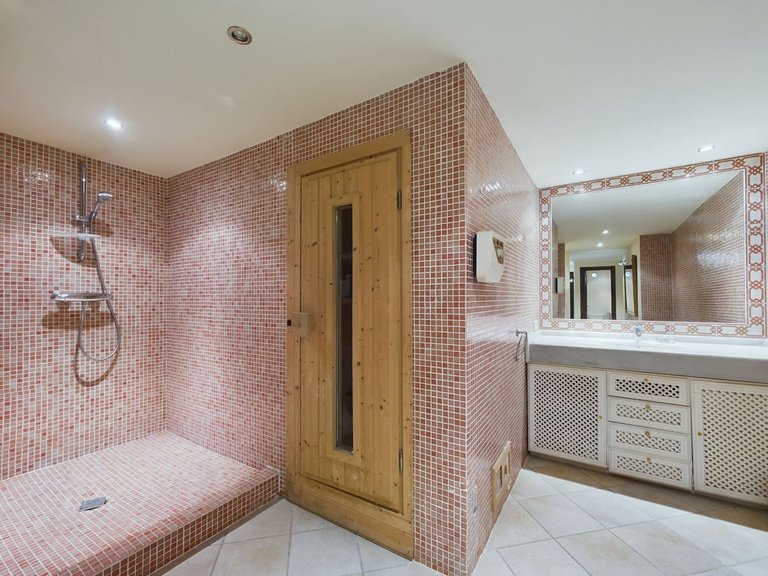 Villa for  in Nueva Andalucía, Malaga 30