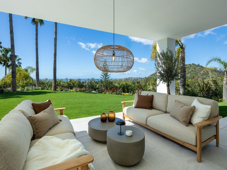 Villa for Sale in Los Arqueros Golf, Malaga 18